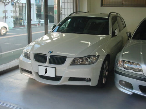 BMW 320i ツーリング Mスポーツ