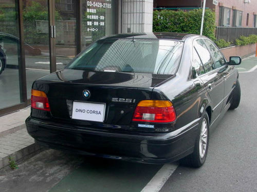 BMW525i