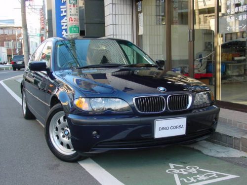 02 BMW320i