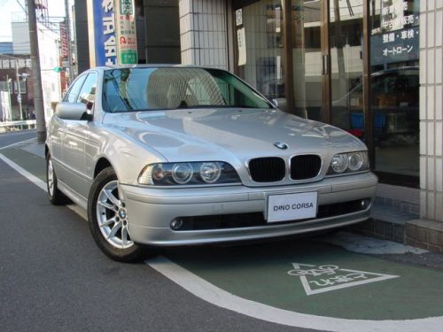 02 BMW 525i Selection
