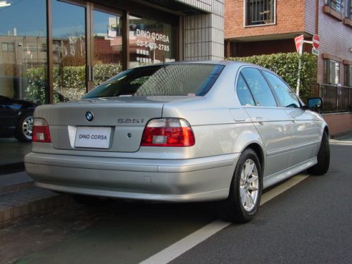 02 BMW 525i Selection