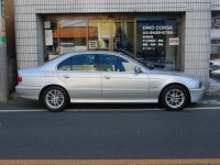 02 BMW 525i Selection