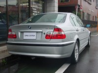 02 BMW320i