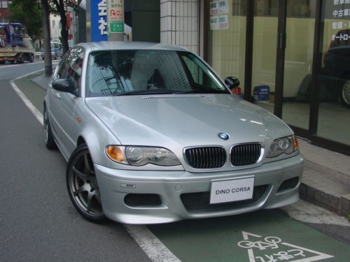 02 BMW330i