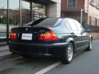 03 BMW 320i