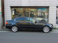 03 BMW 320i