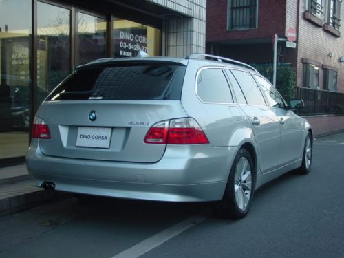 04_BMW525T_HL_02