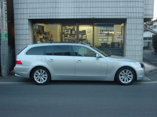 04_BMW525T_HL_03