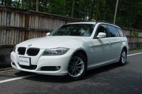 10_BMW320T_01