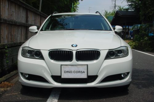 10_BMW320T_04