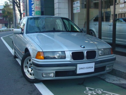 97 BMW320i