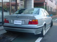 97 BMW320i