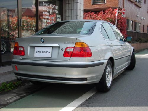99 BMW320i